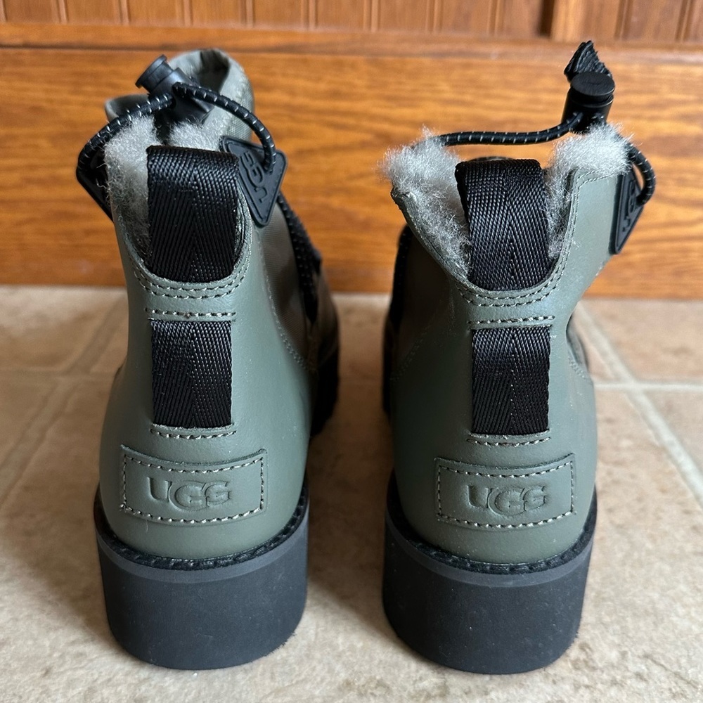 NWOB Ugg Classic Rising Platform Toggle Boot Sage Green Army Green Size 7 - Picture 6 of 7